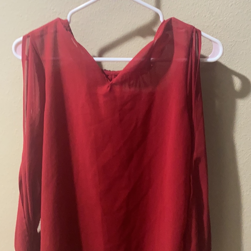Red blouse - Picture 3 of 8